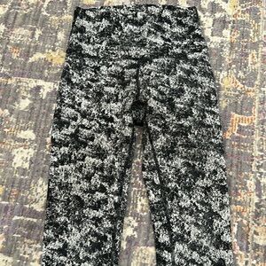 Lululemon leggings size 4, regular length